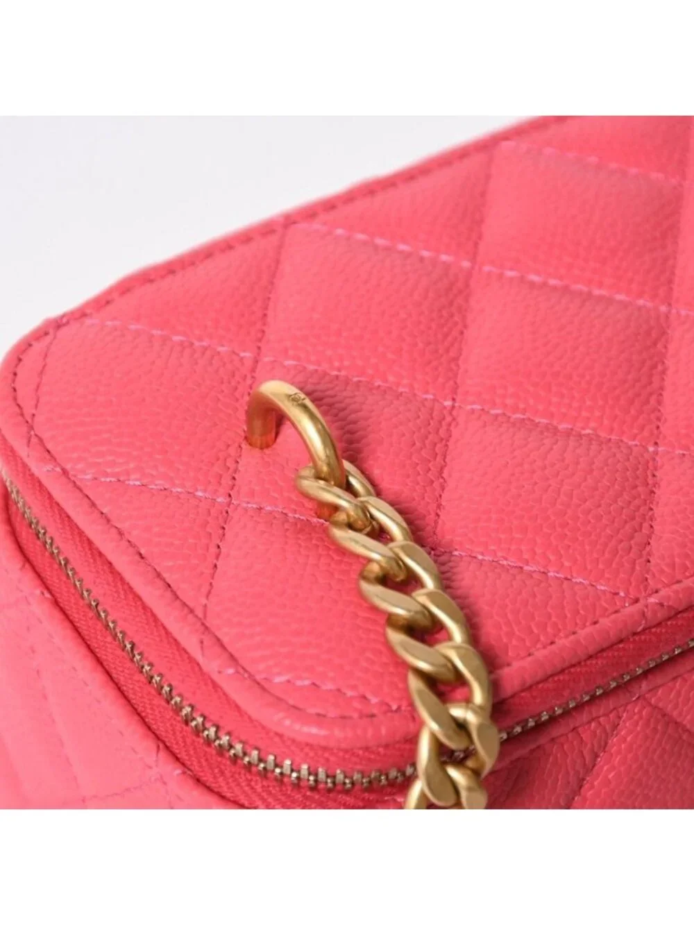 Chanel Quilted Caviar Leather Small Vanity Case Pink Makeup Bag Gold